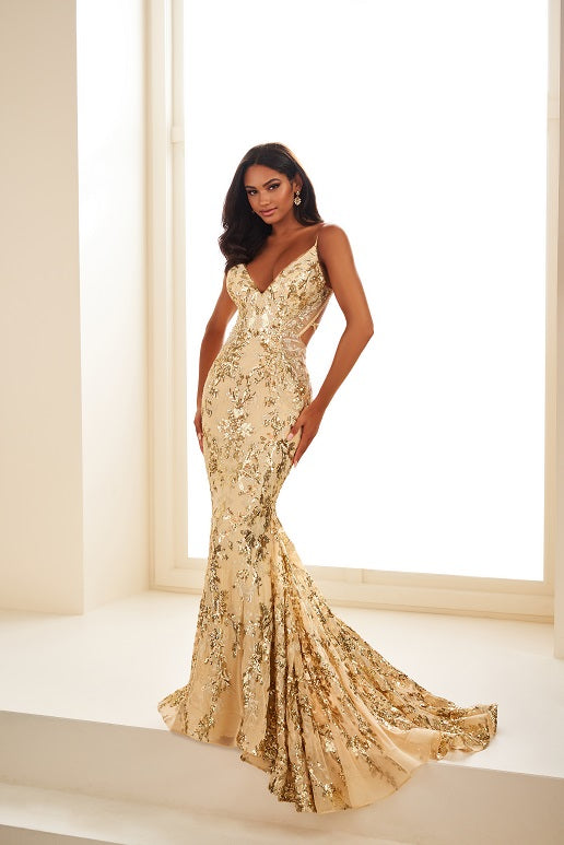 Ellie Wilde Gown EW35011