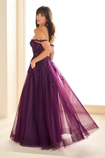 Ellie Wilde Gown EW36083