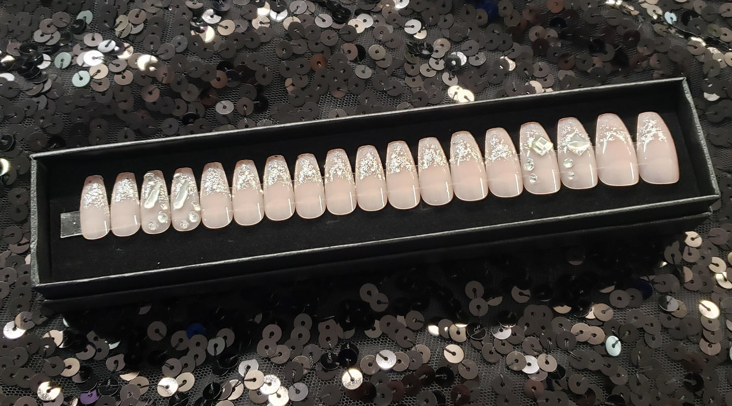 Julietta Press On Nail Set