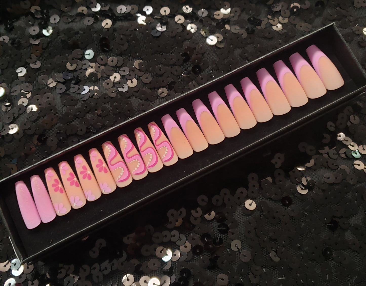 Flower Child Press On Nail Set