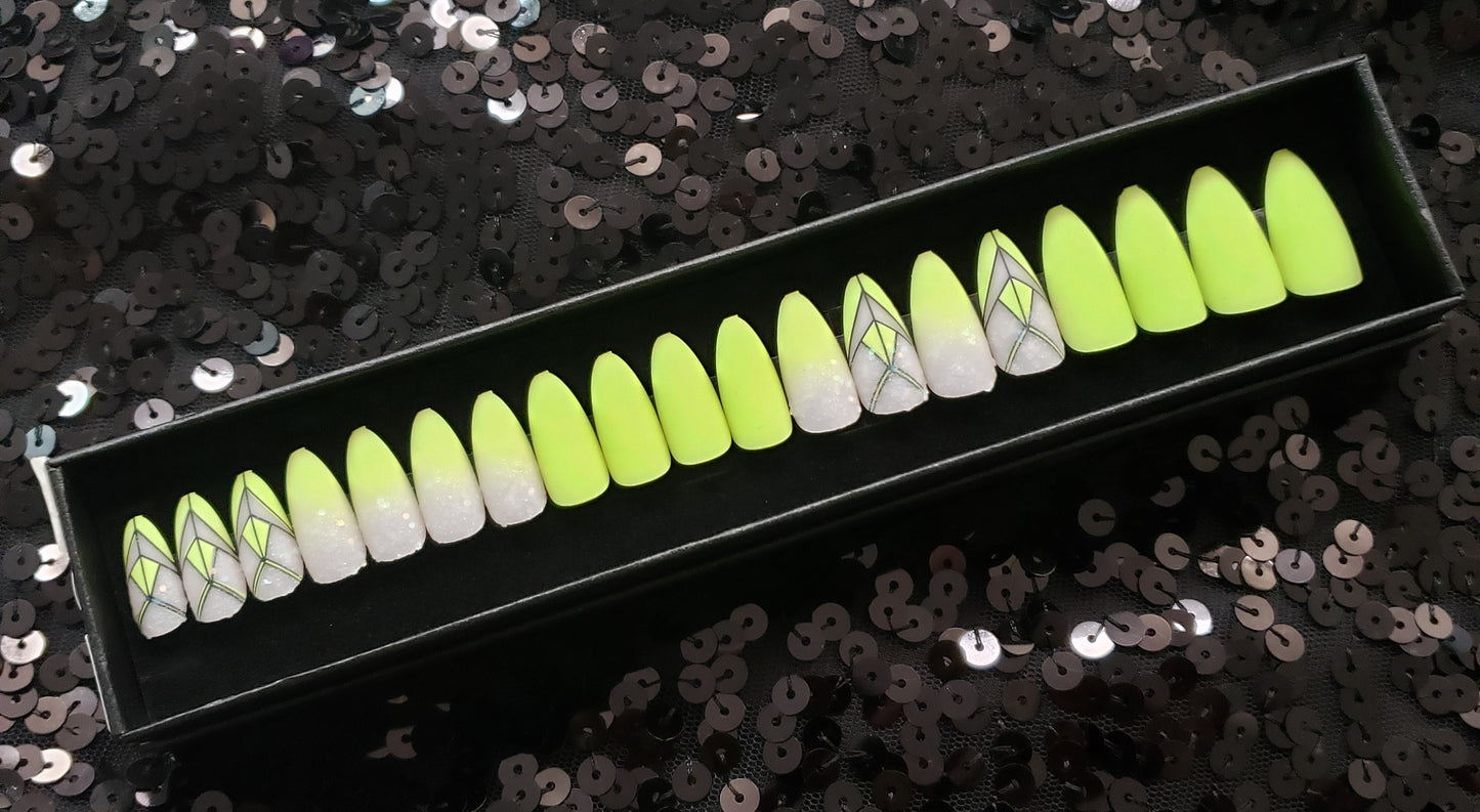 Nina Press On Nail Set