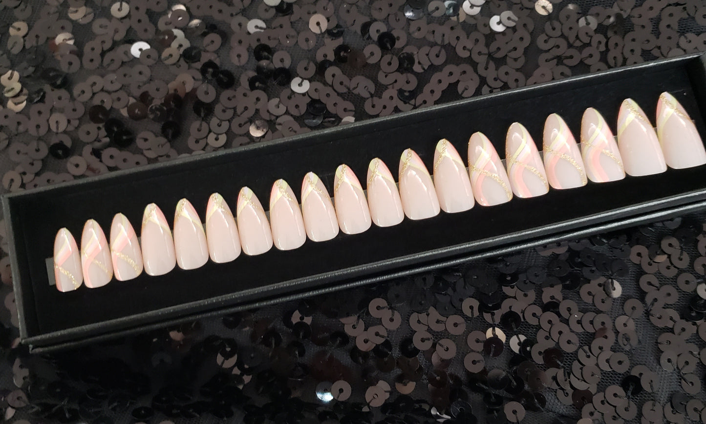 Mia Press On Nail Set
