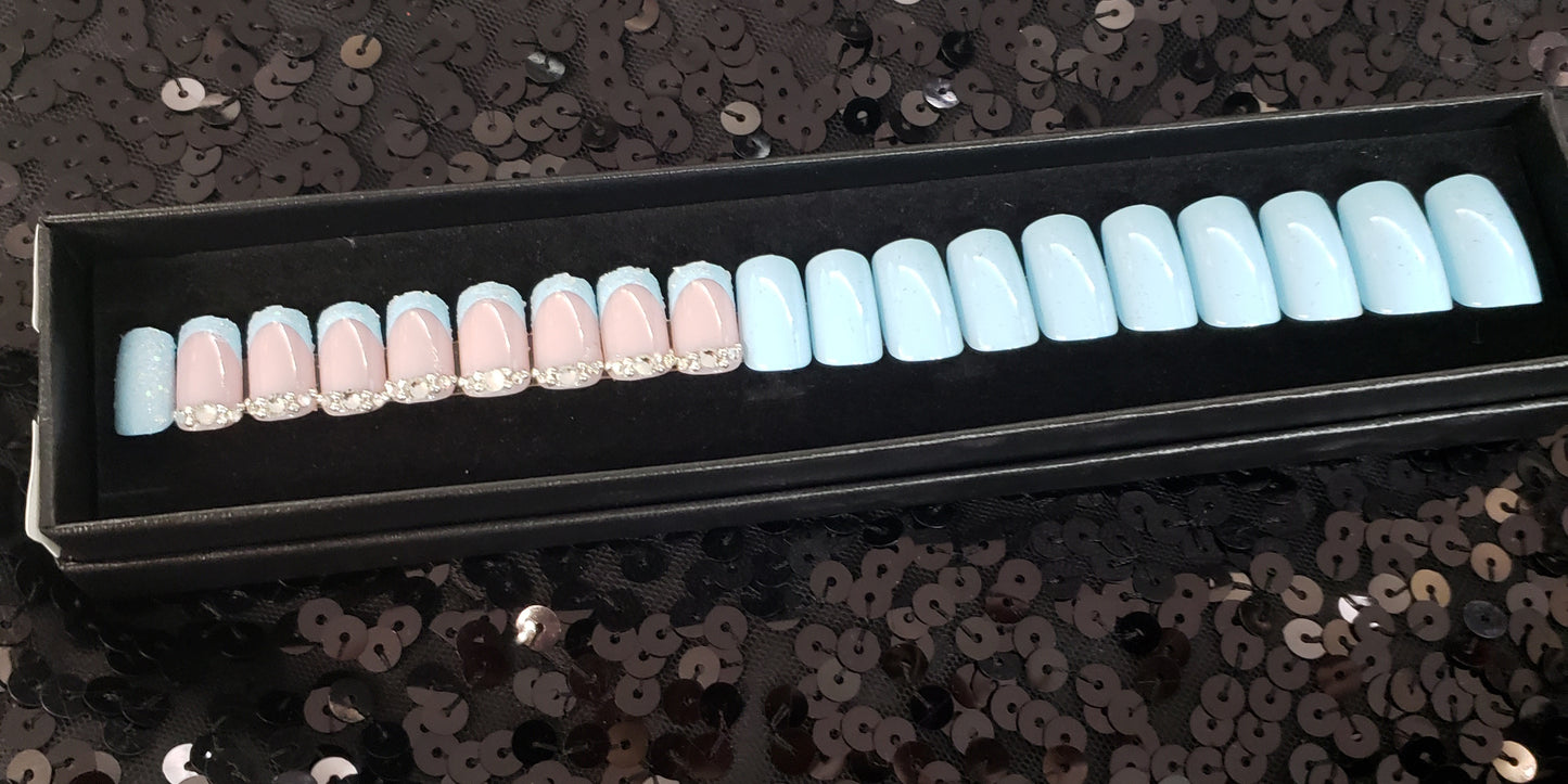 Skylar Press On Nail Set