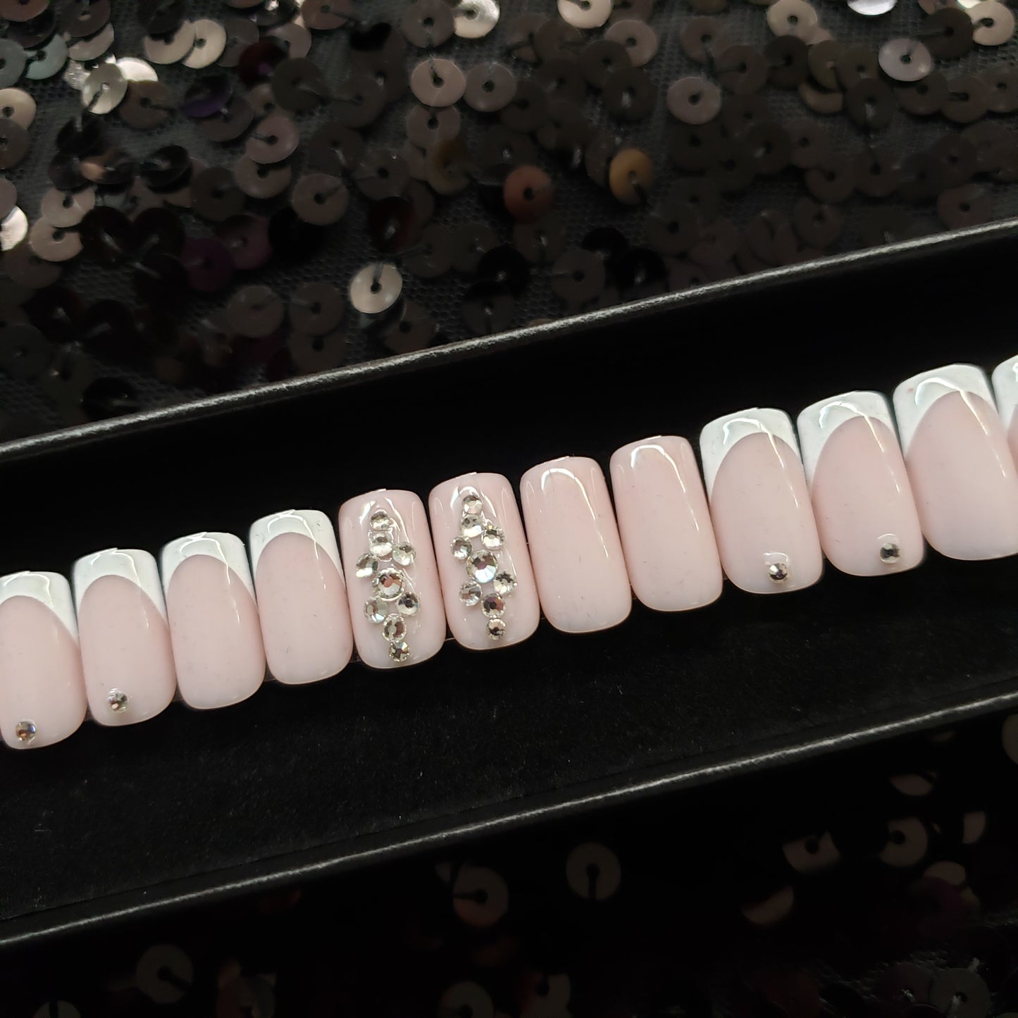 Lori Press On Nail Set