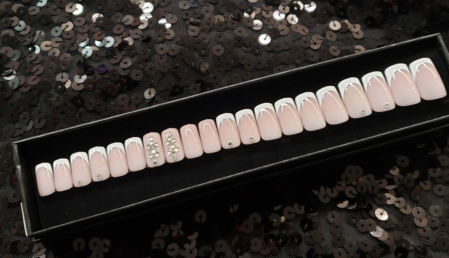 Lori Press On Nail Set