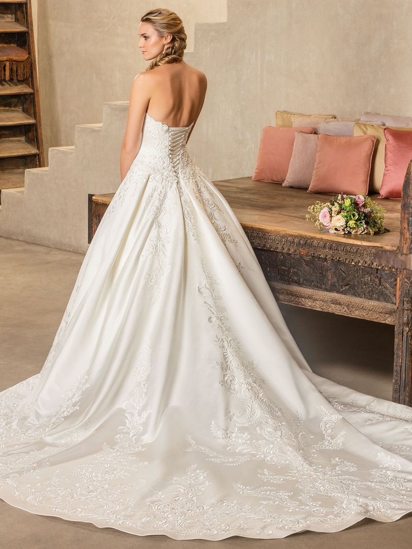 Casablanca Bridal Wedding Gown 2303 Oleander