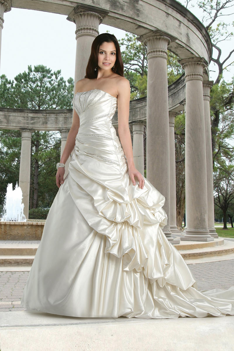 Da Vinci Bridal Wedding Dress 50051 – Unique Weddings by Craft Haven