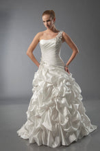 Load image into Gallery viewer, Alfred Sung Bridal Wedding Gown 6900