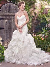 Load image into Gallery viewer, Rebecca Ingram Wedding Gown 7rg306 Isabelle