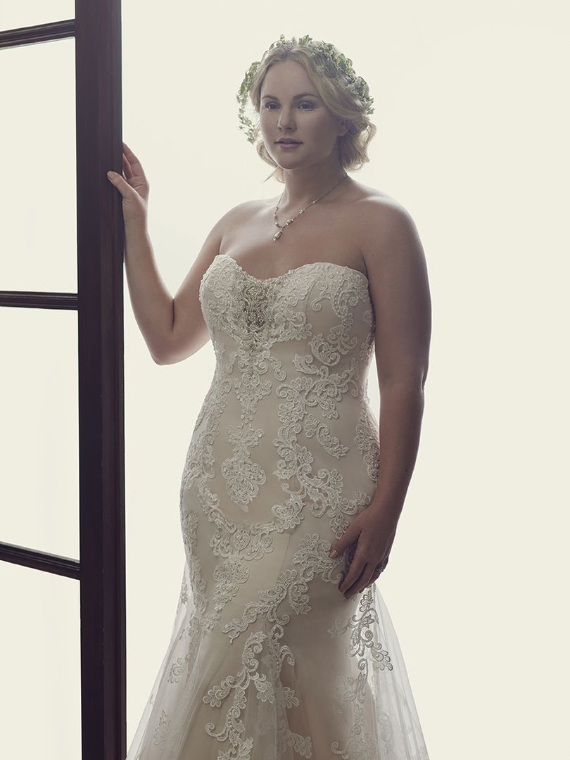 Casablanca Bridal Wedding Gown Lotus 2242