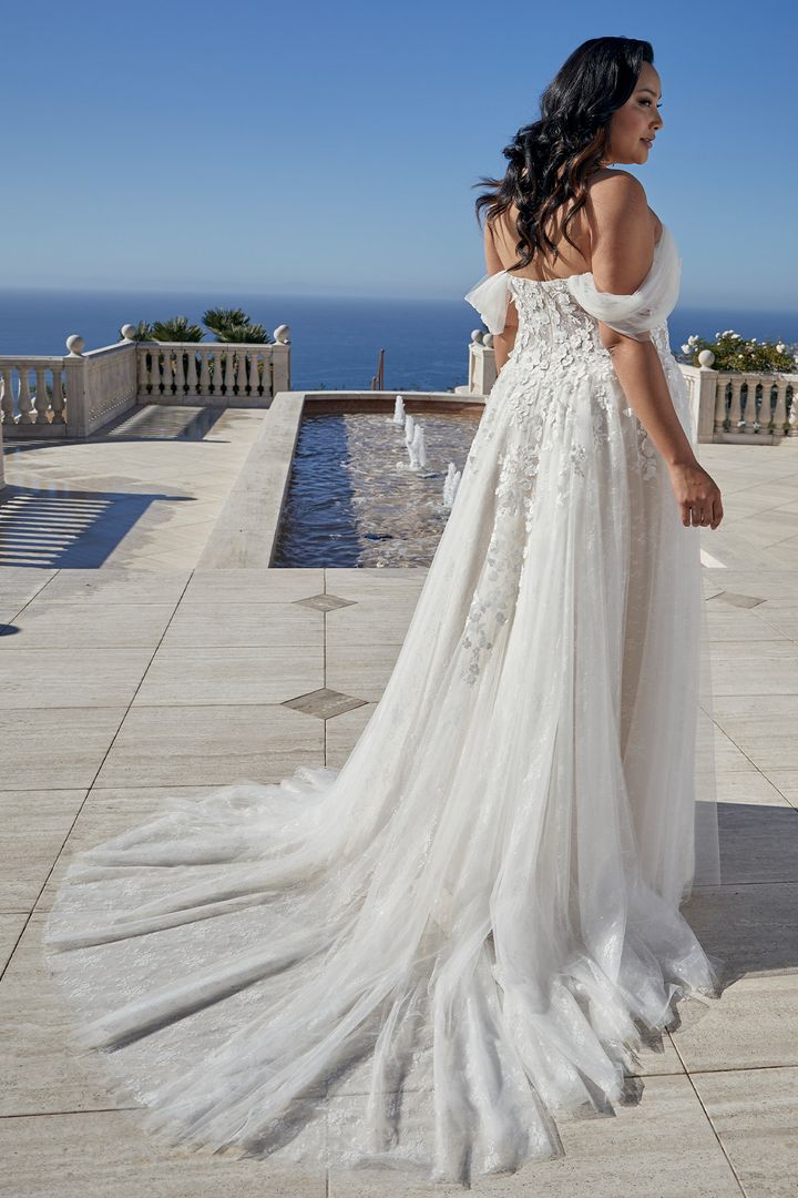 Casablanca Bridal Wedding Gown 2455 Mae