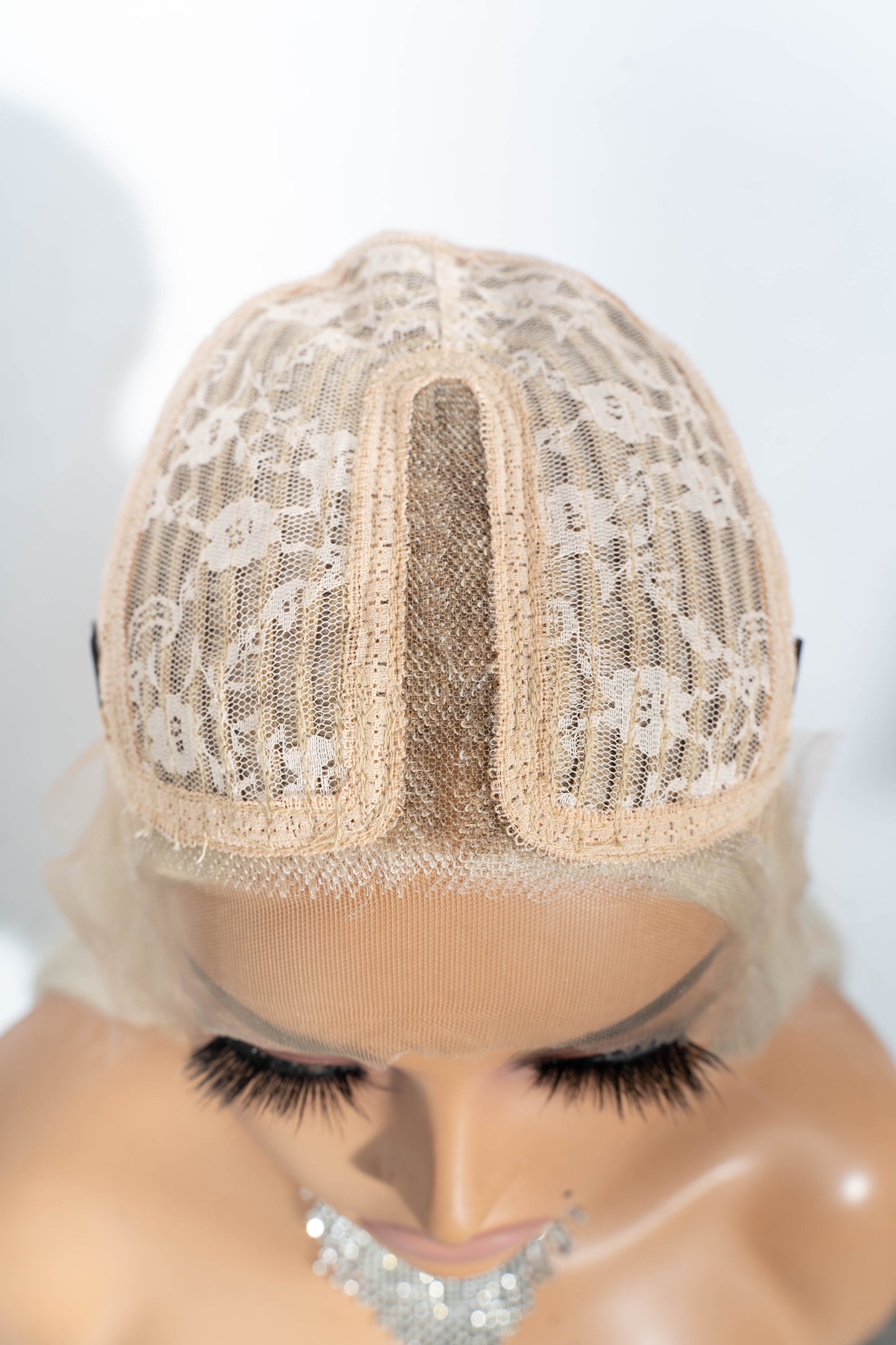 Karzima in Champagne Toast | 26" Long Cool Blonde Lace Front Wig