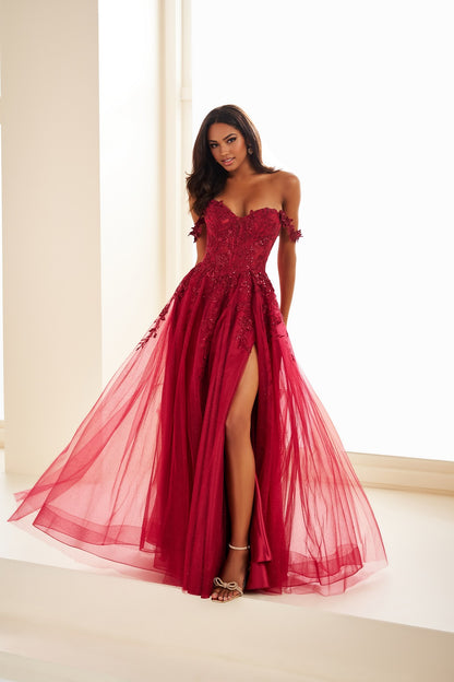 Ellie Wilde Gown EW35101