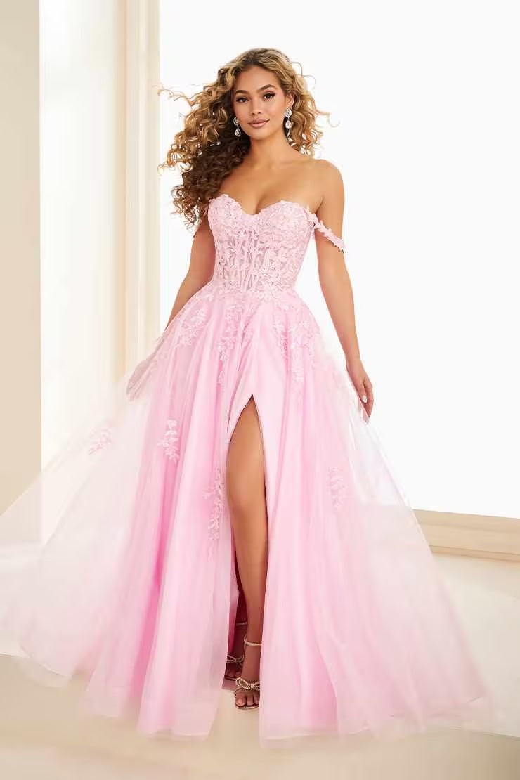 Ellie Wilde Gown EW36083