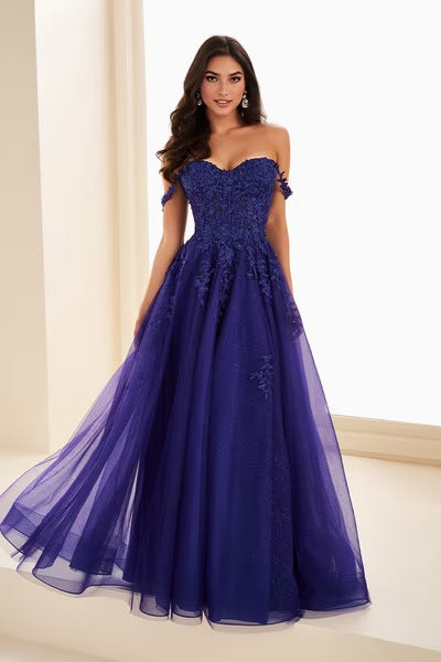 Ellie Wilde Gown EW36083