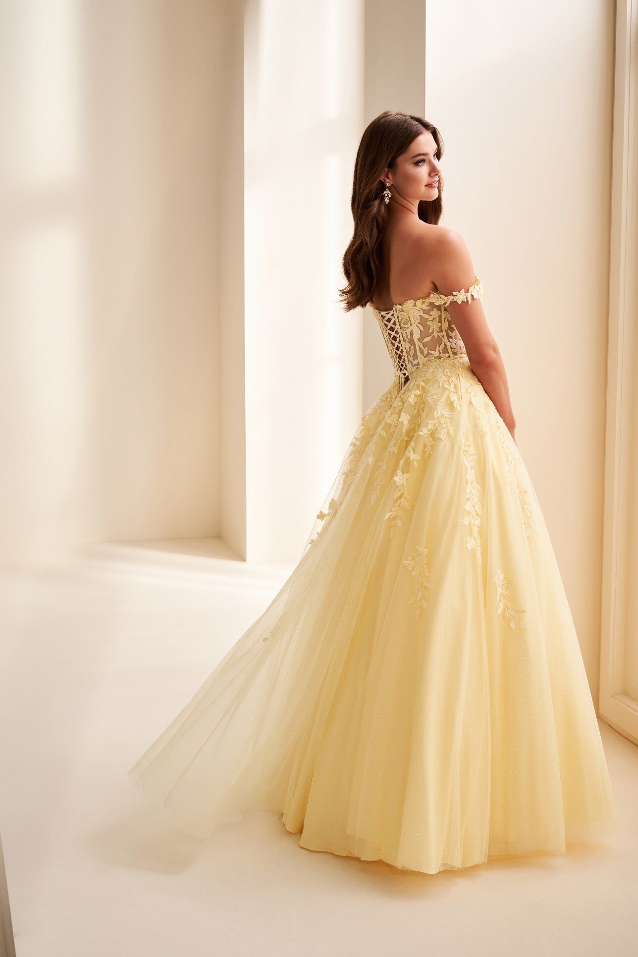 Ellie Wilde Gown EW37028