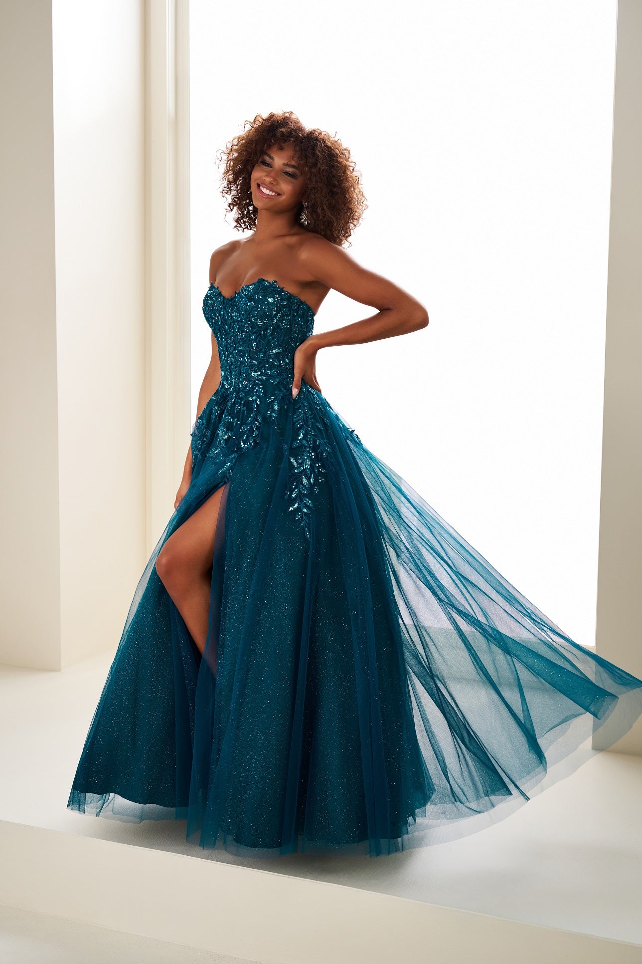 Ellie Wilde Gown EW37028