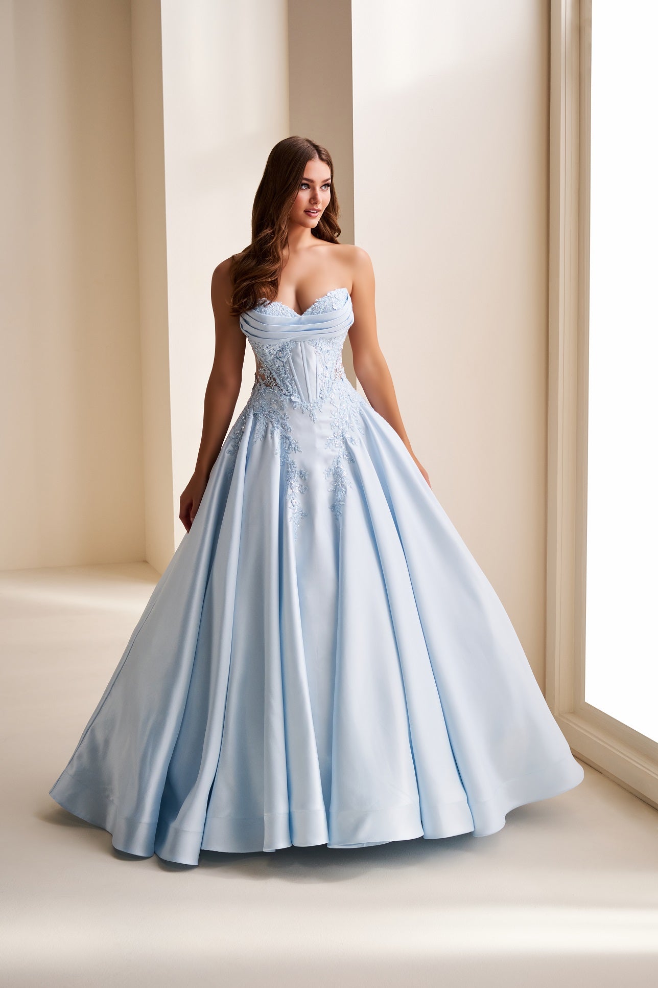 Ellie Wilde Gown EW37082