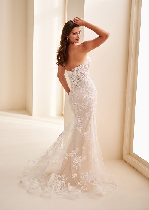 Ellie Wilde Gown EW37083