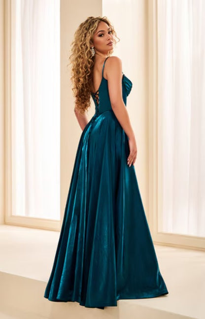 Ellie Wilde Gown EW38215