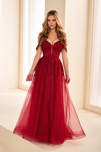 Ellie Wilde Gown EW38219