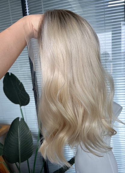 Oaklynn in Vanilla Cashmere | 16" Loose Curl Lace Front Wig