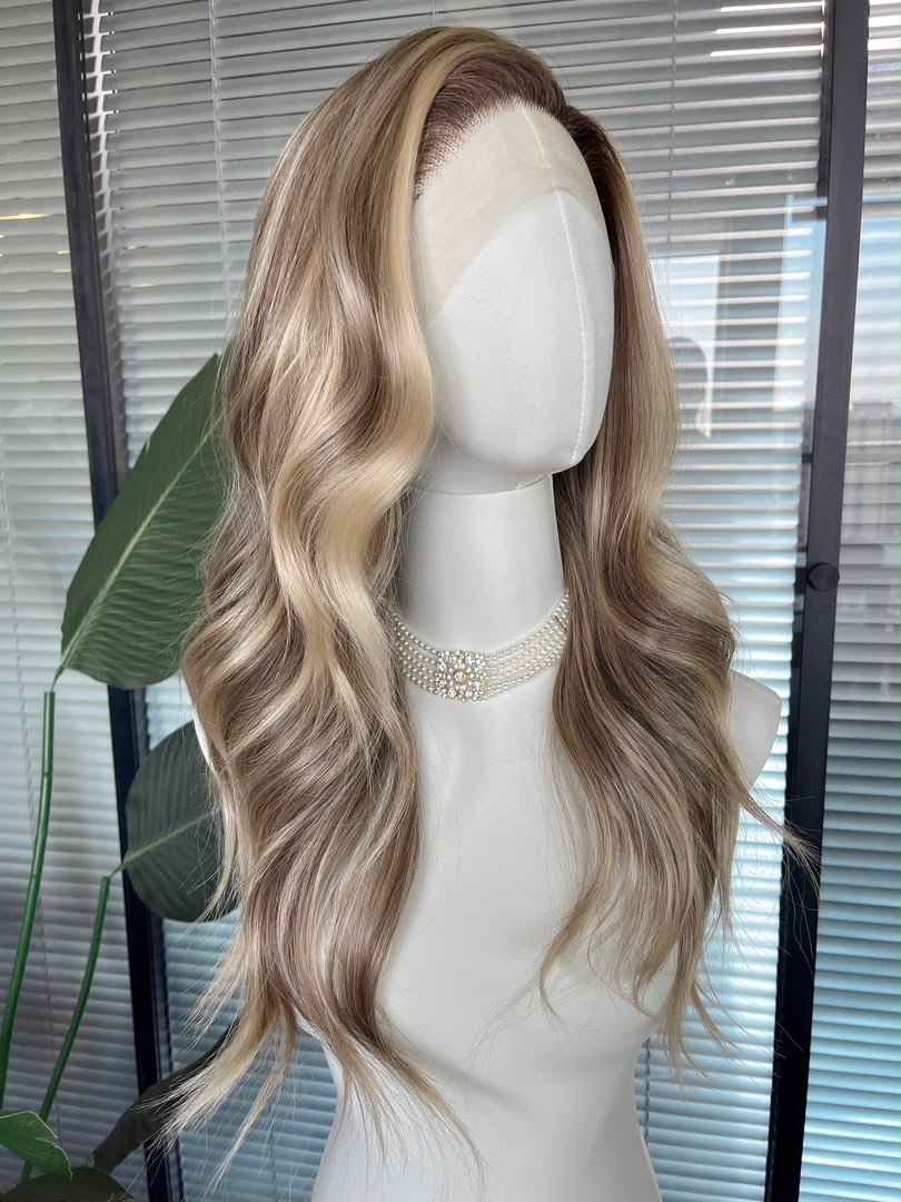 Mila in Caramel Swirl | 24" Wavy Lace Front Wig
