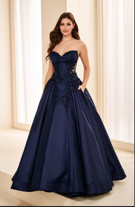 Ellie Wilde Gown EW37082