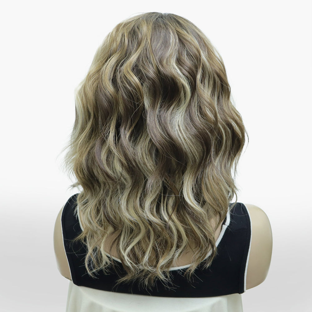 Luna in Iced Mochaccino | 16" Wavy Bob Wig