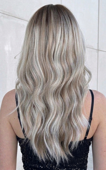 Mitzi in Frosted Ash | 20" Wavy Wig