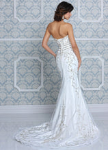 Load image into Gallery viewer, Impression Bridal Wedding Dress 10215