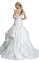 Load image into Gallery viewer, Impression Bridal Wedding Dress 12552