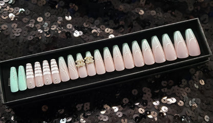 Chanel Press On Nail Set