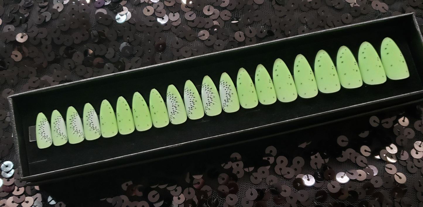 Kiwi Press On Nail Set