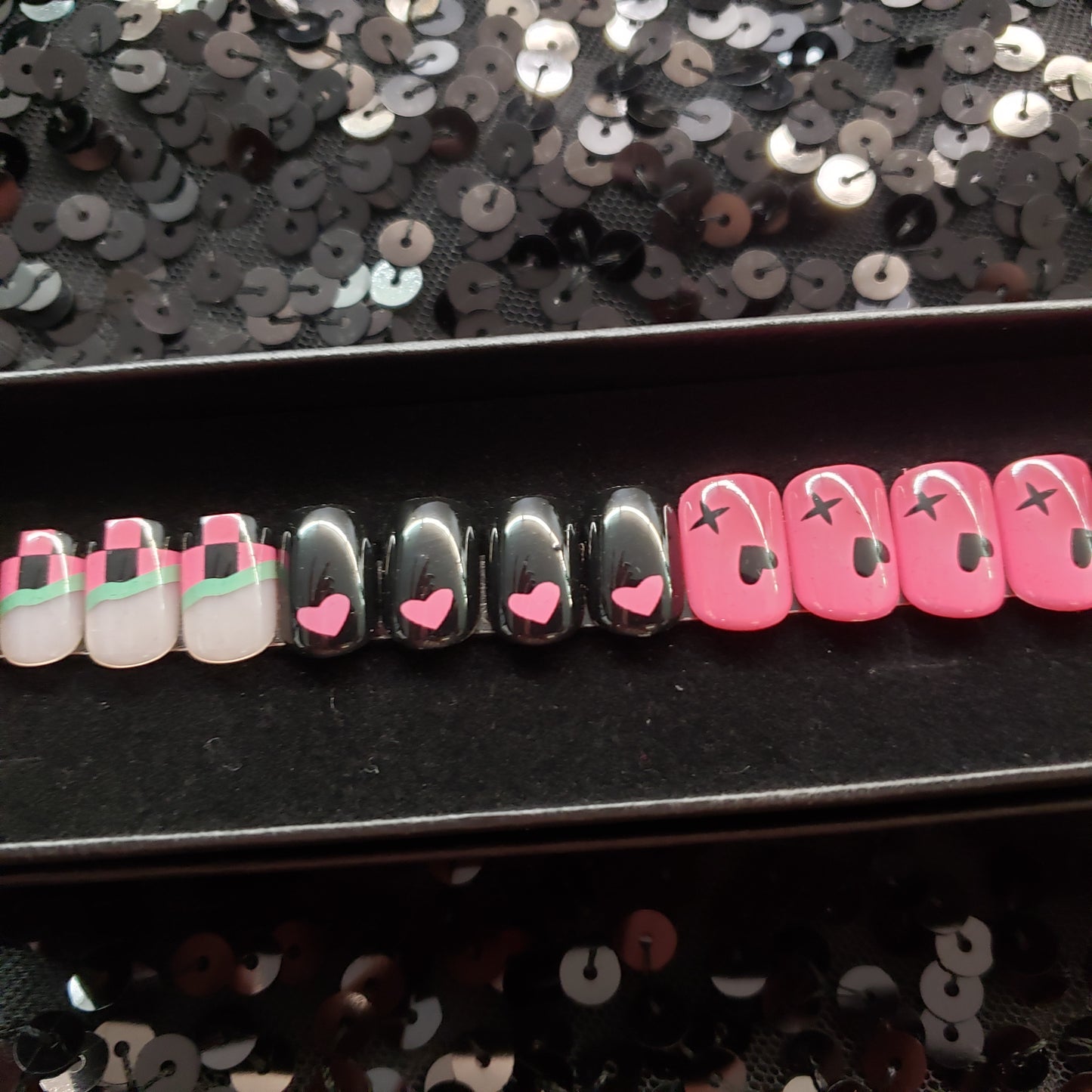 Suzie Press On Nail Set