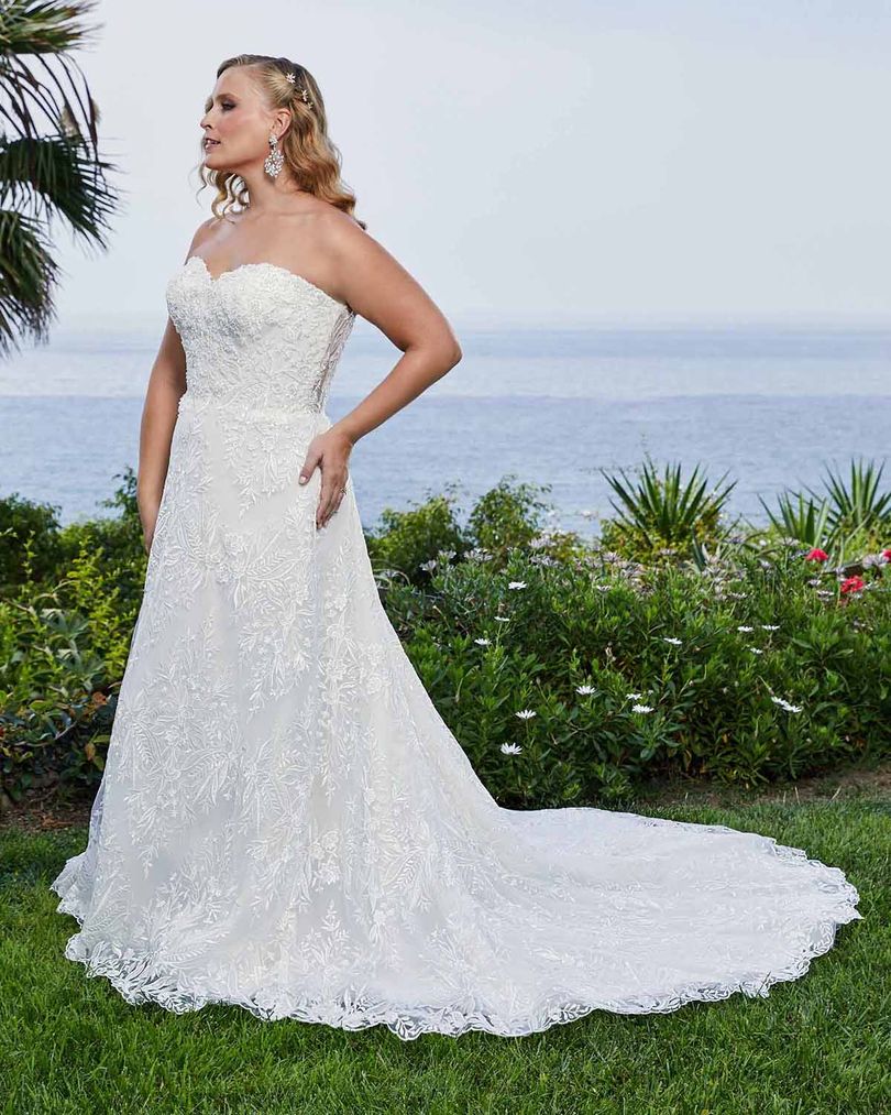 Casablanca Bridal Wedding Gown 2414 Reagan