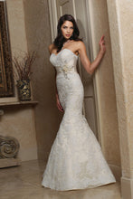 Load image into Gallery viewer, Da Vinci Bridal Wedding Dress 50161