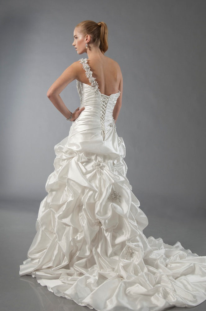 Alfred Sung Bridal Wedding Gown 6900