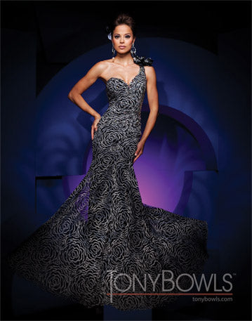 Tony Bowls Evenings Black/White Print Gown TBE11109