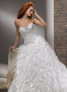 Maggie Sottero Wedding Gown V7154 Nivia