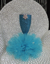 Load image into Gallery viewer, Turquoise Glitter Wine Flute with Tulle Skirt