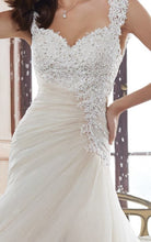 Load image into Gallery viewer, Sophia Tolli Wedding Gown Y21508